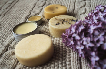 10 Advantages of Choosing a Shampoo Bar Over Liquid Shampoo