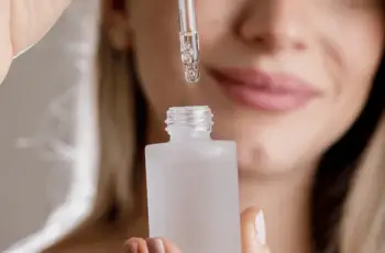 How Hyaluronic Acid Serums Hydrate and Rejuvenate Your Skin