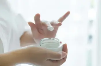 Azelaic Acid: How Long Does It Stay Active on Your Skin?