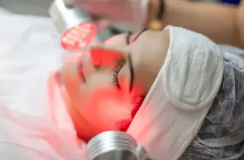 Red Light Therapy: Uses, Benefits, and Risks