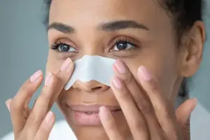 How to Remove Blackheads Safely