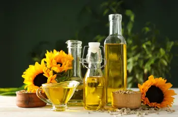 Canola Oil in Skincare: Benefits, Risks, and Dermatologists’ Insights