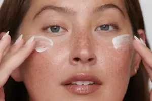 Why Castor Oil is a Skincare Miracle for Rosacea, Dry Skin, Acne, and More