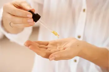 Hydrogenated Vegetable Oil: Potential Drawbacks for Sensitive, Oily Skin Types Hydrogenated Vegetable Oil: Potential Drawbacks for Sensitive, Oily Skin Types