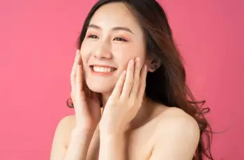The Science Behind Tyrosinase Inhibitors in Skin Brightening