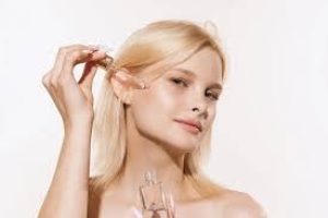 Using Retinol? Here’s When to Pause for Dermaplaning
