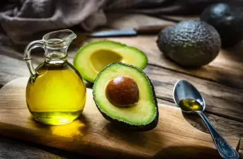 Avocado Oil Benefits: Nourishing Skin with Natural Hydration Avocado Oil Benefits: Nourishing Skin with Natural Hydration