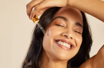 Daily Skincare Routine with Niacinamide and Hyaluronic Acid