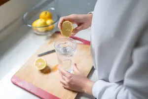 Skin Benefits and Risks of Drinking Lemon Water Daily