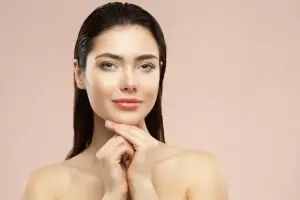 Smooth and Glow: Why Dermaplaning Is a Skincare Essential