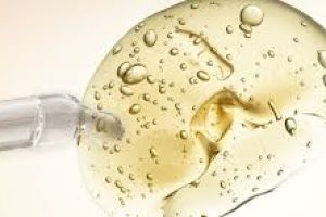 Retinol with Ferulic Acid: What You Need to Know Before Combining