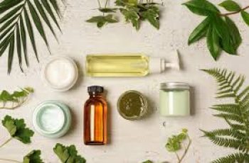 Exploring the Role of Chemical Acids in Natural Skincare Solutions