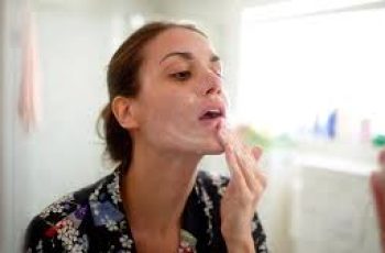 Oil Cleansing for Dry Skin: Frequency, Tips, and Benefits Oil Cleansing for Dry Skin: Frequency, Tips, and Benefits