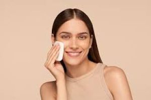 Clean Skin Starts Here: Smart Makeup Removal Skincare Tips