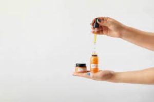 Humectants in Skincare: The Key to Lasting Hydration
