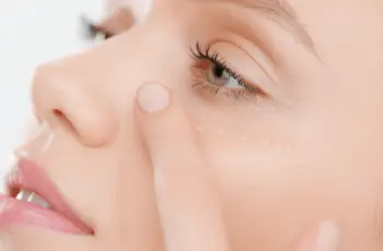 8 Ways to Refresh Tired Eyes, According to a Derm