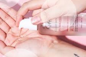 How to Layer BHA and Hyaluronic Acid Effectively and Safely