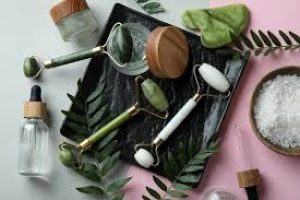 Face Rolling 101: Benefits, Techniques, and Tips for Glowing Skin