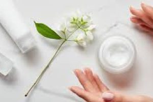 Serum Backlash: Why Skincare Minimalism Is Replacing the Overlayering Trend