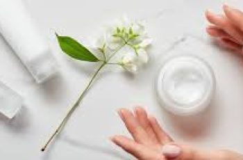 Serum Backlash: Why Skincare Minimalism Is Replacing the Overlayering Trend Serum Backlash: Why Skincare Minimalism Is Replacing the Overlayering Trend