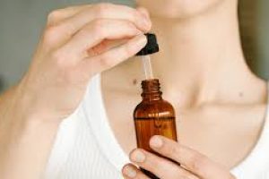 Mixing AHA with Azelaic Acid for Brighter, Smoother Skin
