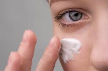 Retinol for Under Eyes: Benefits, Risks, and Safe Application