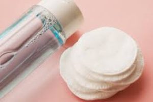 Damp vs. Dry Skin: Best Way to Apply Skincare Products