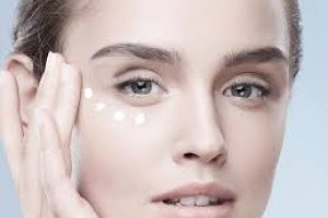 How To Apply Eye Creams & Serums: Skincare Guide for Healthy Eyes