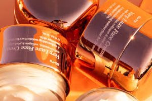 Hydrating vs. Moisturizing: What Your Skin Really Needs