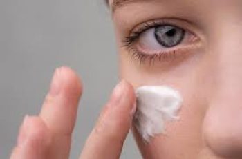 Best Way to Use Retinol Around Eyes Without Irritation Best Way to Use Retinol Around Eyes Without Irritation