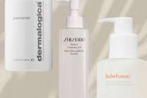 Oil Cleansing for Dry Skin: When and How to Use It for Best Results