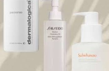 Oil Cleansing for Dry Skin: When and How to Use It for Best Results