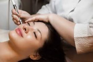 Can You Use Lactic Acid After Microneedling? Here’s What Experts Say