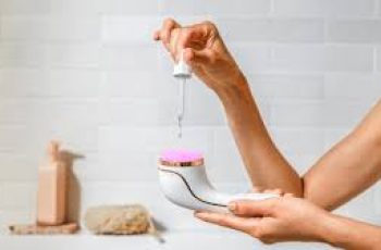 Maximize Your Skincare: LED Light and Salicylic Acid Tips Maximize Your Skincare: LED Light and Salicylic Acid Tips