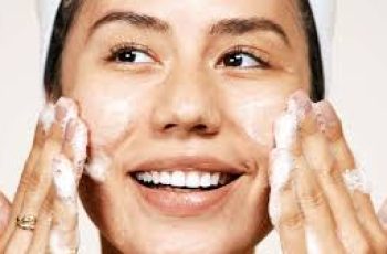 Dermatologist Tips for Choosing the Right Face Wash and Cleanser Dermatologist Tips for Choosing the Right Face Wash and Cleanser