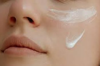 Smart Skincare Layering: Balancing Exfoliation and Hydration for Glow