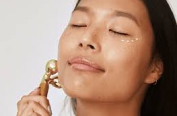 Can You Use Retinol on Eyelids? Dermatologists Reveal the Truth Can You Use Retinol on Eyelids? Dermatologists Reveal the Truth