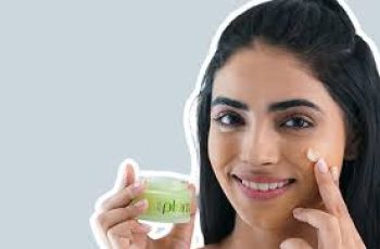 How to Use Moisturizer Properly for Smooth, Hydrated Winter Skin How to Use Moisturizer Properly for Smooth, Hydrated Winter Skin