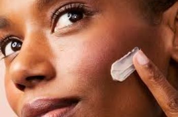 Best Skincare Tips to Smooth Forehead Wrinkles, Backed by Dermatologists Best Skincare Tips to Smooth Forehead Wrinkles, Backed by Dermatologists