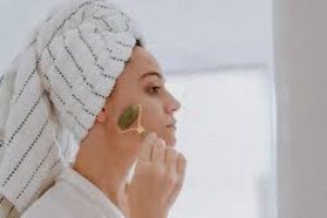 Face Rolling Basics: Skincare Benefits and How to Use It Right