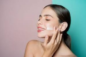 How to Safely Combine Azelaic Acid and Vitamin C in Skincare