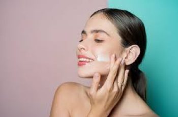 How to Safely Combine Azelaic Acid and Vitamin C in Skincare How to Safely Combine Azelaic Acid and Vitamin C in Skincare