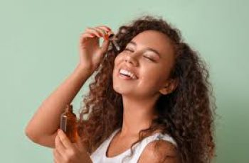 Why Hyaluronic Acid and Peptides Make a Powerful Skincare Combination