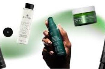 Skincare Essentials: Should You Mix Mandelic Acid and Retinol?