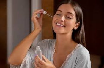 Using Salicylic Acid Before Makeup: What Your Skin Should Know
