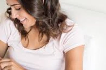 Is Salicylic Acid Safe to Use While Breastfeeding? A Skincare Guide