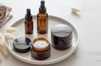 The Skincare Benefits of Pairing Vitamin A Serum with Niacinamide