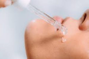 Glycolic vs. Salicylic Acid: Choosing the Right Exfoliant for Your Skin