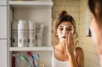 Skincare Tips Dermatologists Recommend for Dry Skin Behind Ears Skincare Tips Dermatologists Recommend for Dry Skin Behind Ears