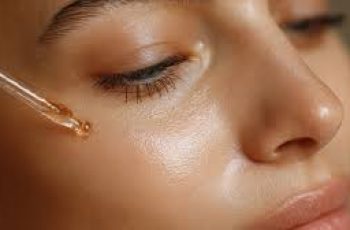 Squalane vs Hyaluronic Acid: Dermatologists Explain True Skin Hydration Squalane vs Hyaluronic Acid: Dermatologists Explain True Skin Hydration